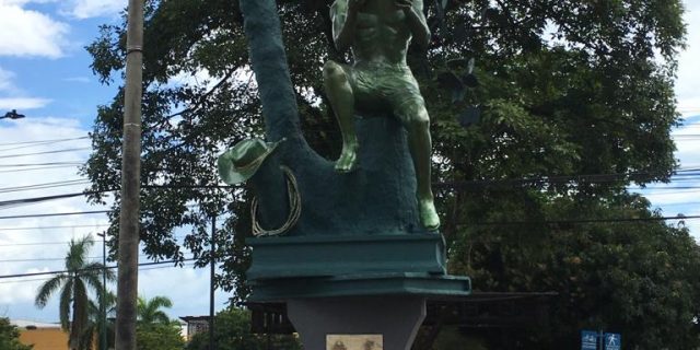 Monumento al Lector, Escritor y Compositor Llanero
